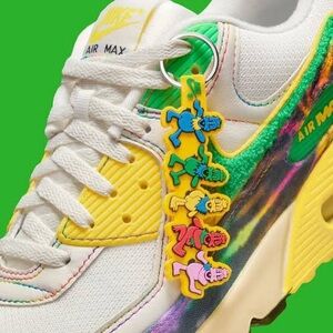 Grate Dead x Oregon Duck Suprise release (1800 pairs)